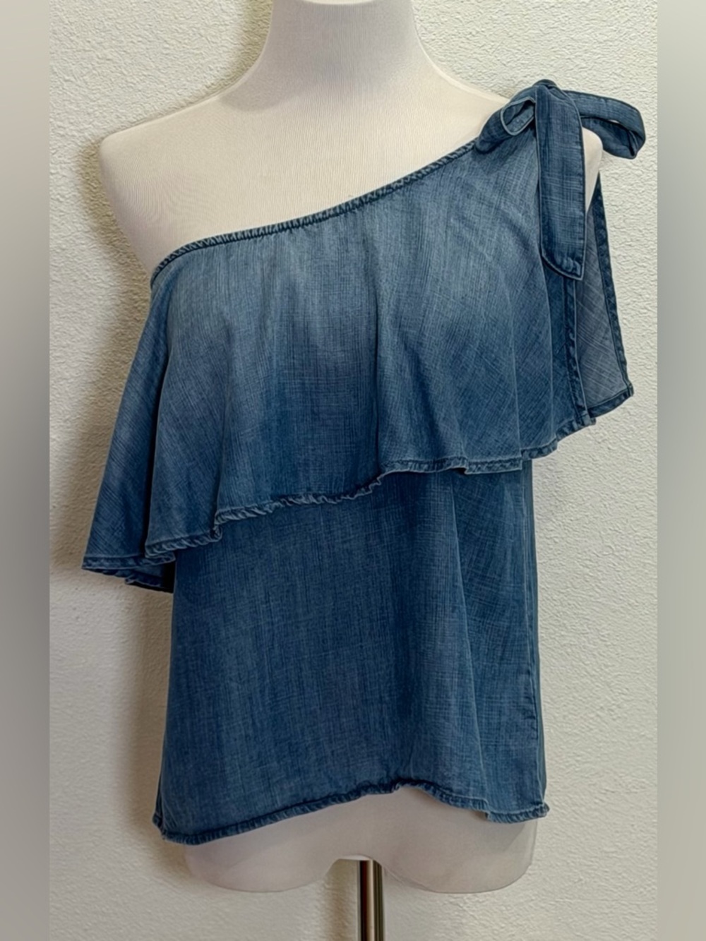 Cloth & Stone Anthropologie One Shoulder Denim Chambray Ruffle Top Small Blue
